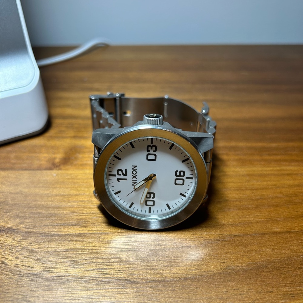 Nixon Corporal SS MSRP $225 BRAND NEW BATTERY!